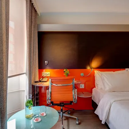 Design F6 Hotel
