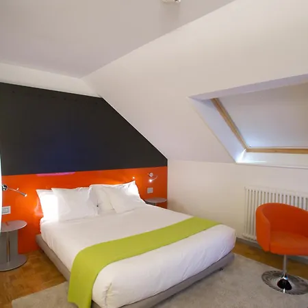 Design F6 Hotel