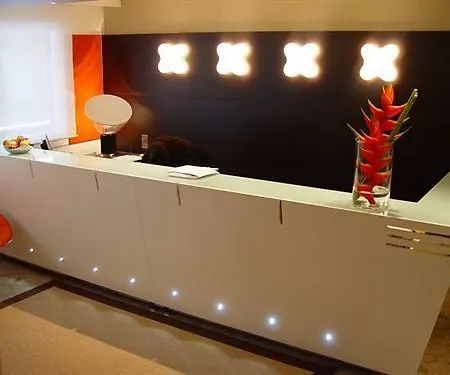 Design F6 3* Geneva