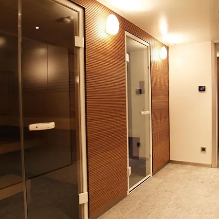 Design F6 Hotel 3*