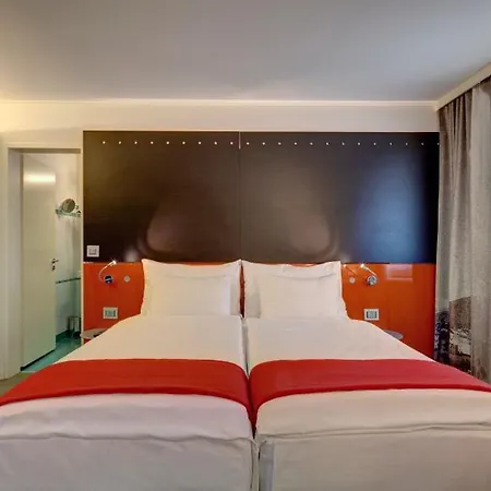 Design F6 Szálloda