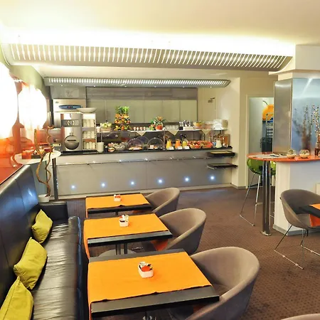 Hotel Design F6 3*